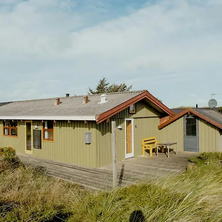 Family In Heather-clad Landscape Dom wakacyjny *