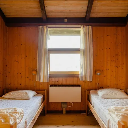 Dom wakacyjny Family In Heather-clad Landscape